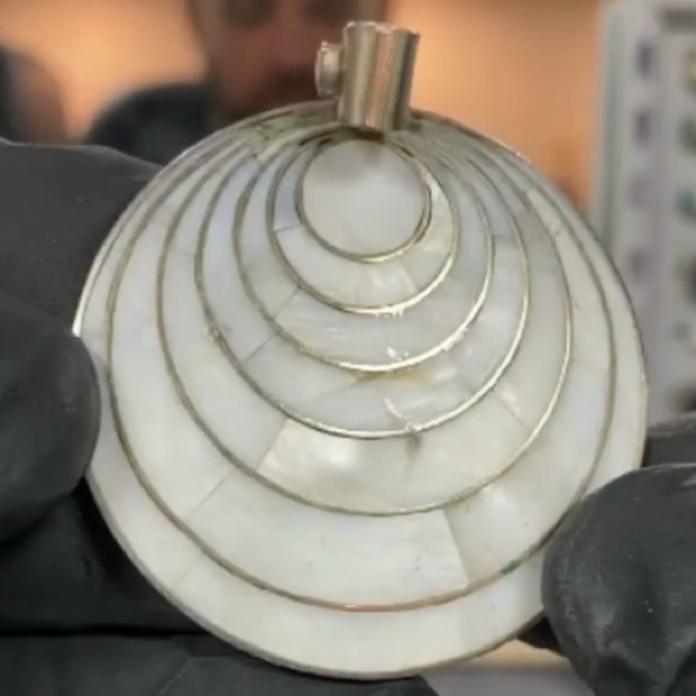 Elegant mother of pearl and Silver Pendant